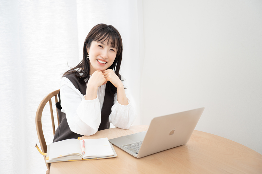 プロフィール撮影プランのおうちスタジオの写真01